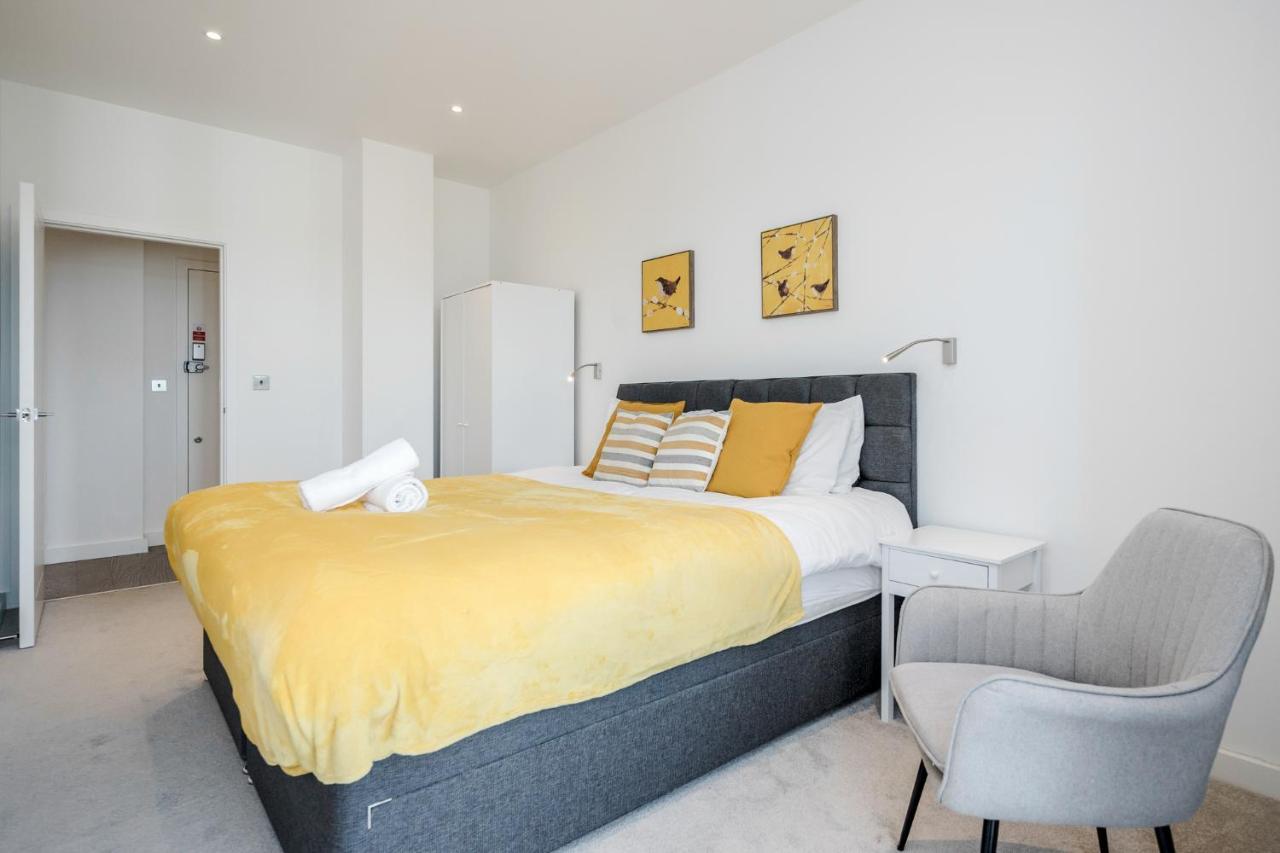 Top Floor Luxury 2 Bedroom St Albans Apartment - Free Wifi Exterior photo